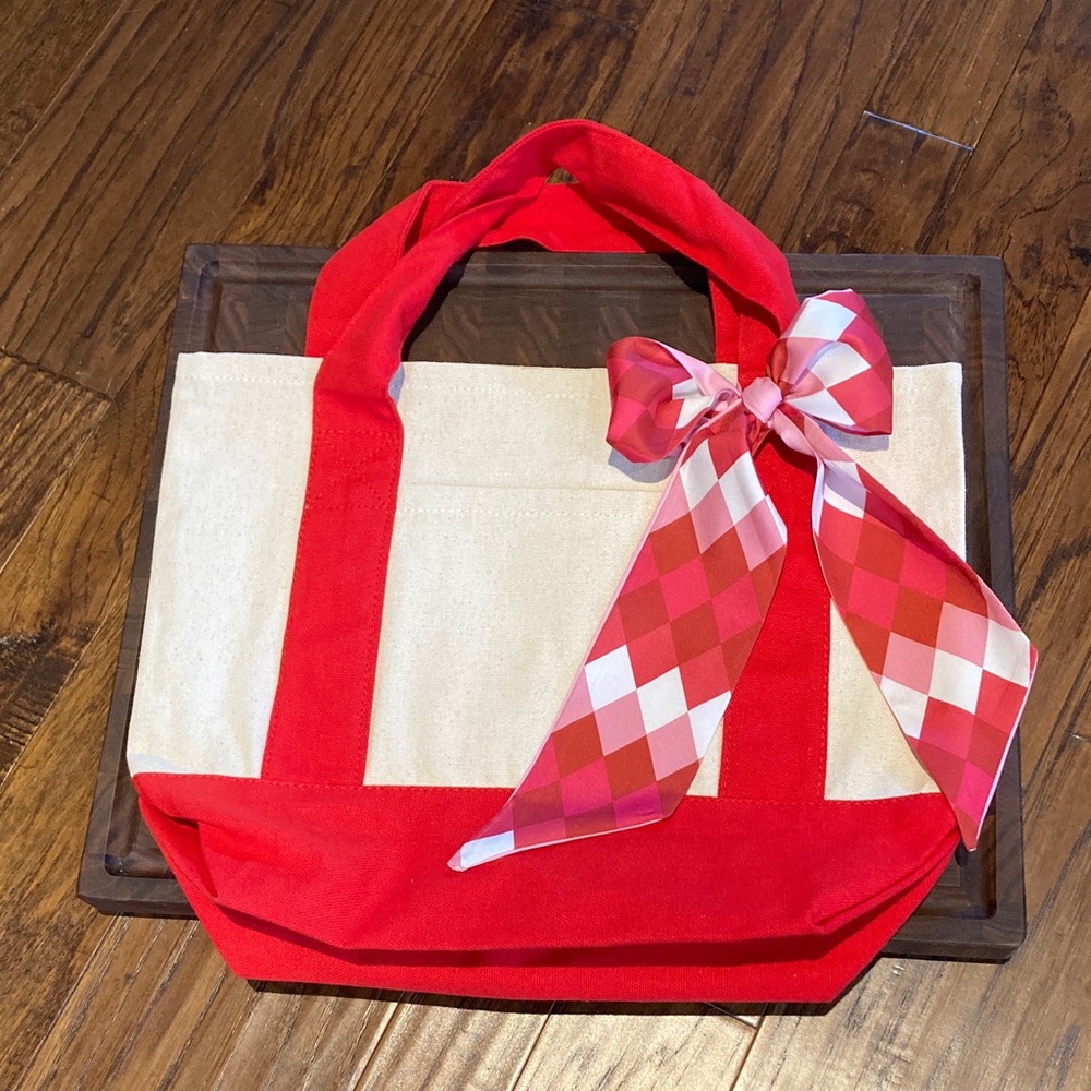 Canvas Tote
NWOT